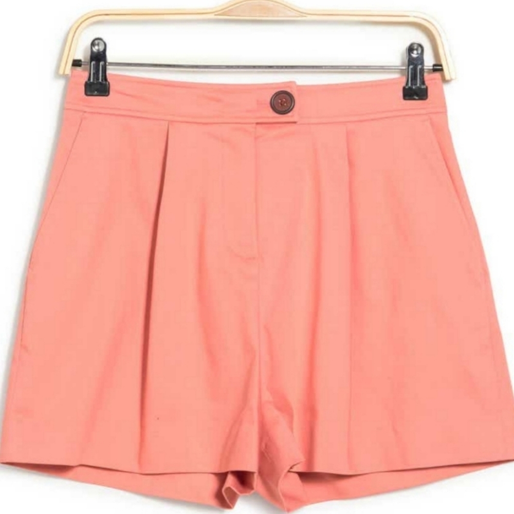 Toccin NY Pleated Button Front Pleated Trouser Shorts Size 6 Color Rouge NWT